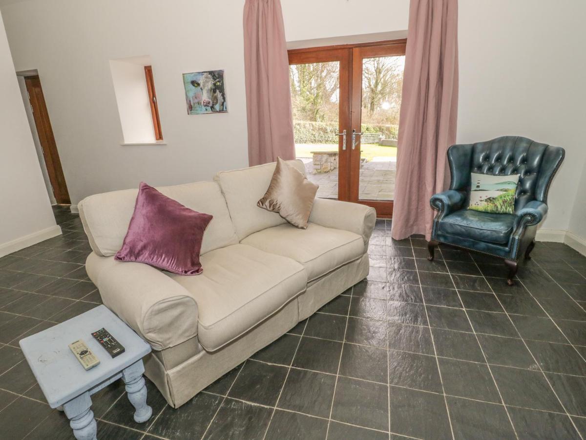 Cwt Blawd Villa Llangoed Exterior photo